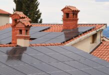 Otthonfelújítás vidéki házban: mit érdemes tudni Pápa környékén Hatékony családi ház energetikai korszerűsítés napelemes rendszerrel a tetőn